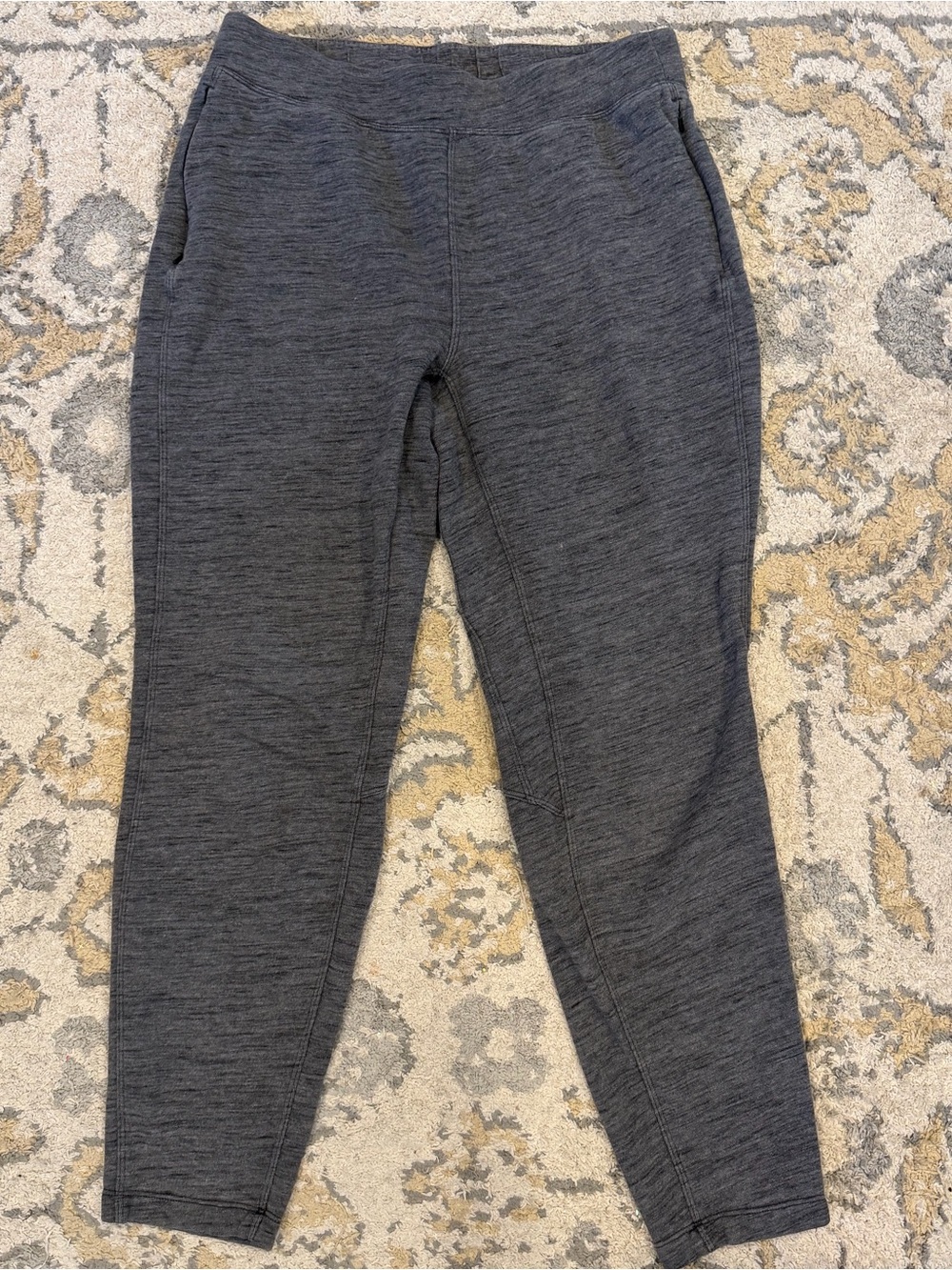 Lululemon Gray Joggers Size 8 Heathered Mid Rise Pockets Athleisure
